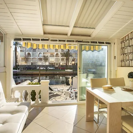 Elegante Casa De Pescador Con Amarre En - Hisp-288-59 Nyaraló *